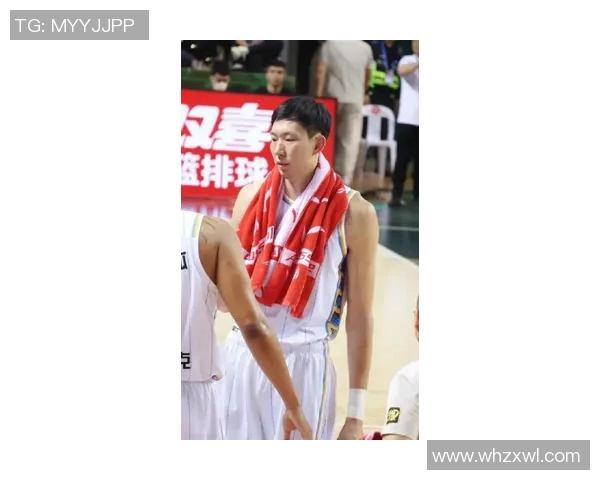 足球明星热议周琦展现中国篮球新风采引发广泛关注与讨论