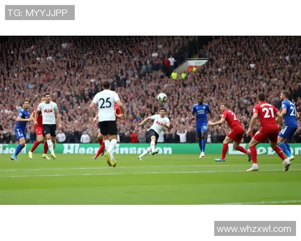 激情四溢的绿茵场上足球明星闪耀登场精彩介绍语尽显风采与实力 激情四溢的绿茵场上足球明星闪耀登场精彩介绍语尽显风采与实力