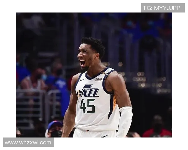 四位足球明星的传奇故事与辉煌成就揭示他们如何改变了足球历史的进程